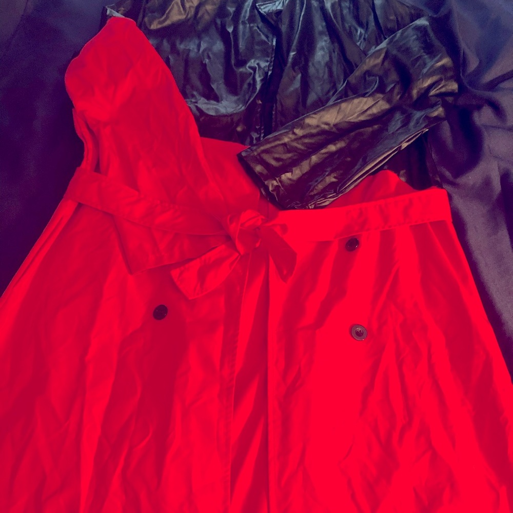 XL trench coat two toned black(upper) red(bottom) off brand